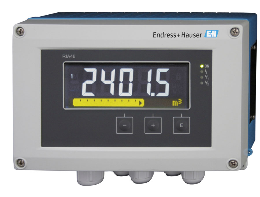 RIA 46 Field meter with control unit reads flowmeter measurements